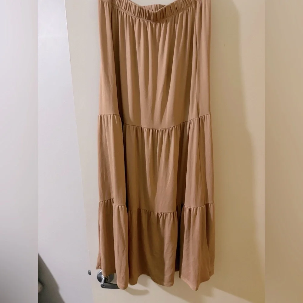 Heart Hips Tiered Maxi Skirt peach size medium - Picture 8 of 8